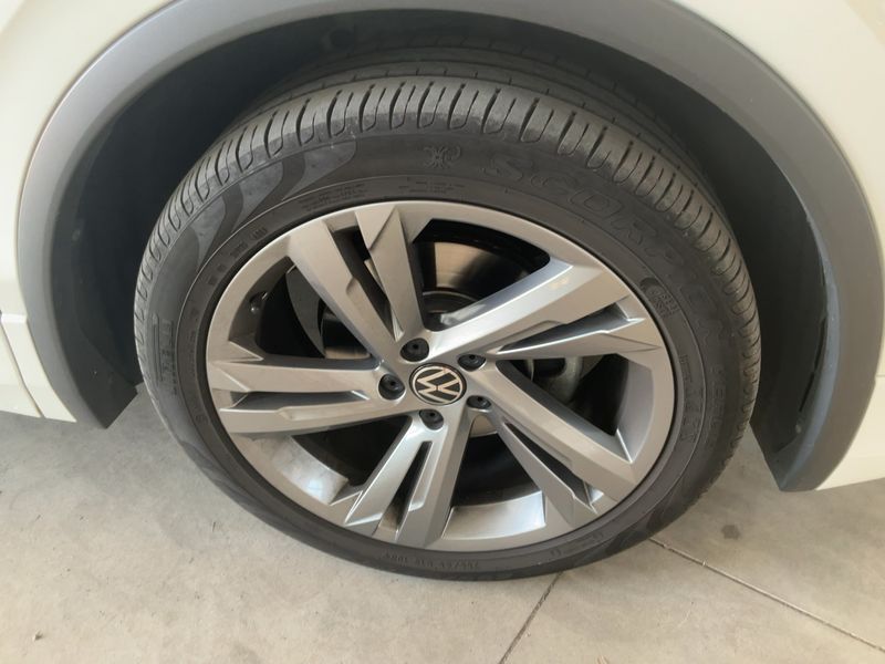 Volkswagen Tiguan 2.0 TDI R-Line 2022 – снимка 11