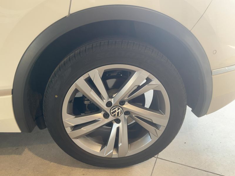Volkswagen Tiguan 2.0 TDI R-Line 2022 – снимка 5