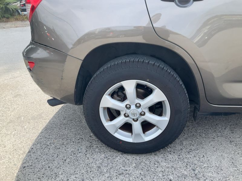 Toyota RAV 4 2.2 D-4D 2011 – снимка 9