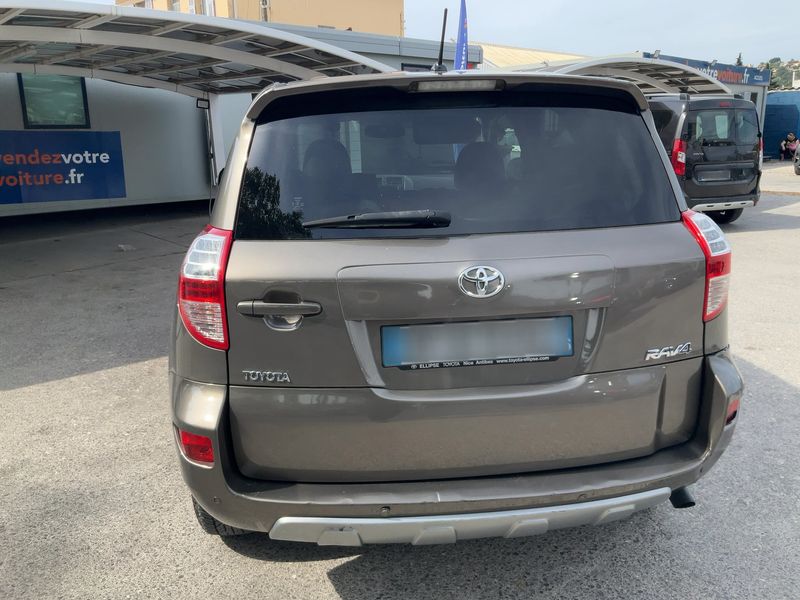 Toyota RAV 4 2.2 D-4D 2011 – снимка 7