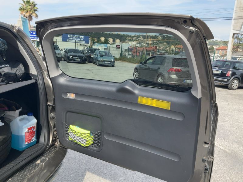 Toyota RAV 4 2.2 D-4D 2011 – снимка 15