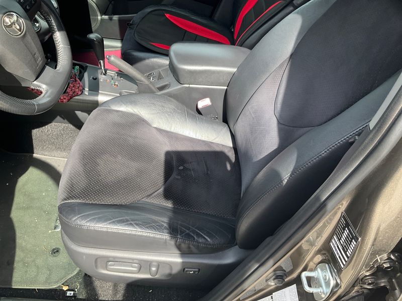 Toyota RAV 4 2.2 D-4D 2011 – снимка 27