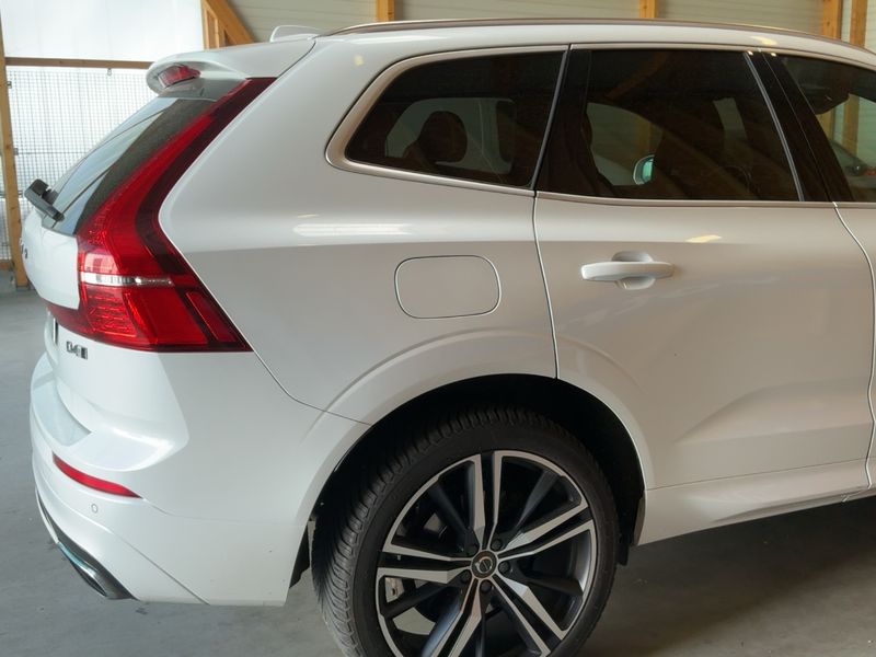 Volvo XC60 2.0 D4 R Design AWD 2018 – снимка 8