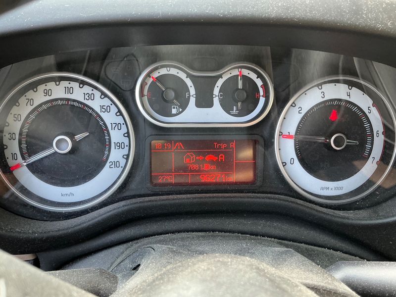 Fiat 500L 1.6 JTDM Lounge 2013 – снимка 18