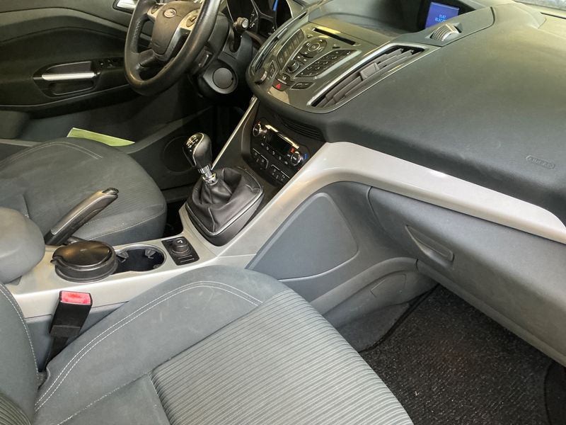 Ford Grand C-Max 1.6 TDCi Titanium 2010 – снимка 23