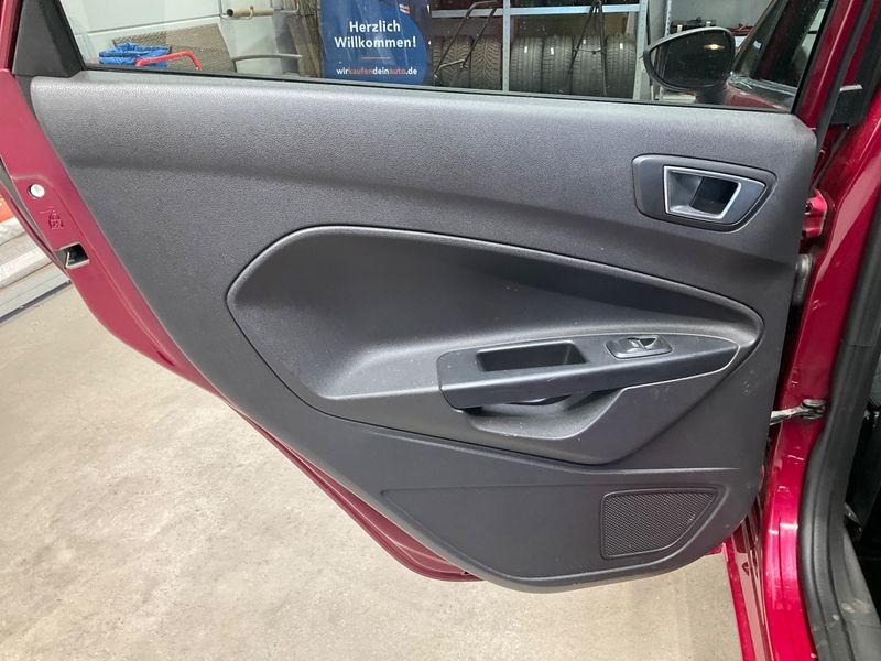 Ford Fiesta 1.0 EcoBoost Titanium 2014 – снимка 33