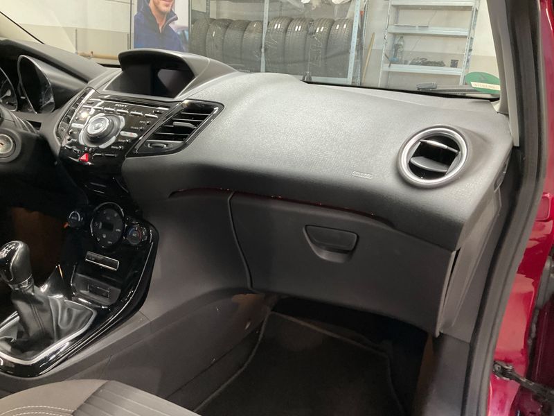 Ford Fiesta 1.0 EcoBoost Titanium 2014 – снимка 37