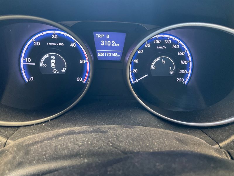 Hyundai ix35 2.0 CRDi Premium AWD 2013 – снимка 18