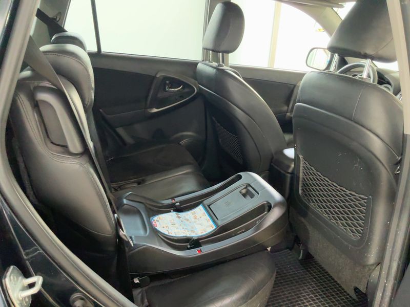 Toyota RAV 4 2.2 D-4D Executive 2011 – снимка 20