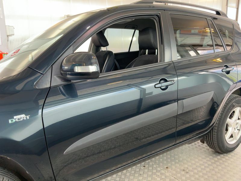 Toyota RAV 4 2.2 D-4D Executive 2011 – снимка 4
