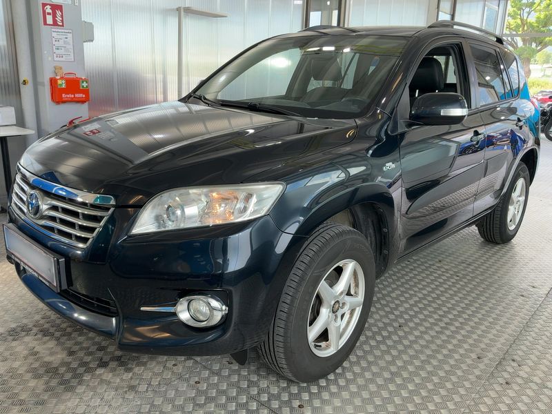 Toyota RAV 4 2.2 D-4D Executive 2011 – снимка 2