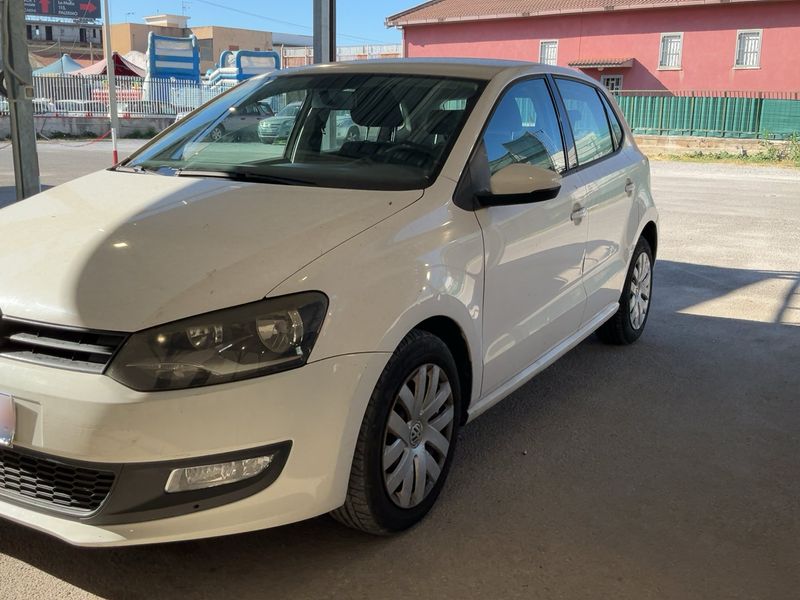 Volkswagen Polo 1.2 Comfortline 2010 – снимка 2