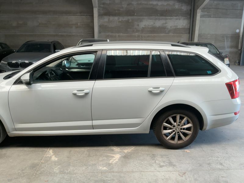 Skoda Octavia 1.6 TDI Ambition 2017 – снимка 4