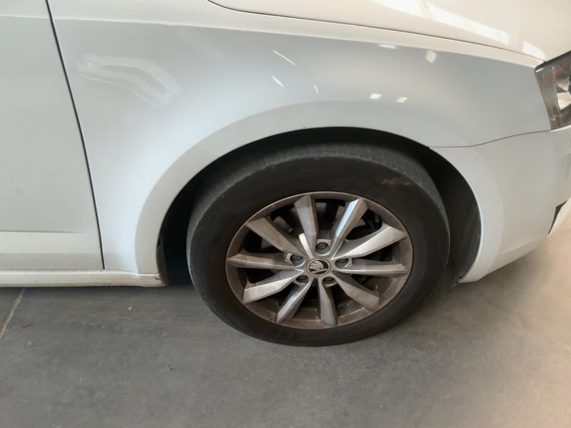 Skoda Octavia 1.6 TDI Ambition 2017 – снимка 11