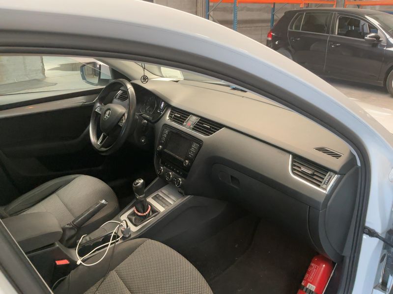 Skoda Octavia 1.6 TDI Ambition 2017 – снимка 17