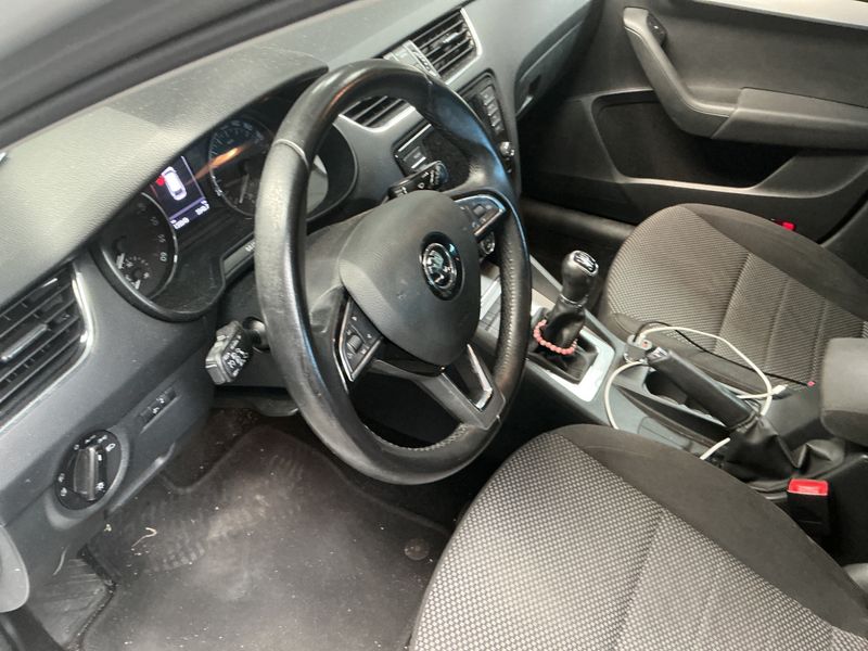 Skoda Octavia 1.6 TDI Ambition 2017 – снимка 24
