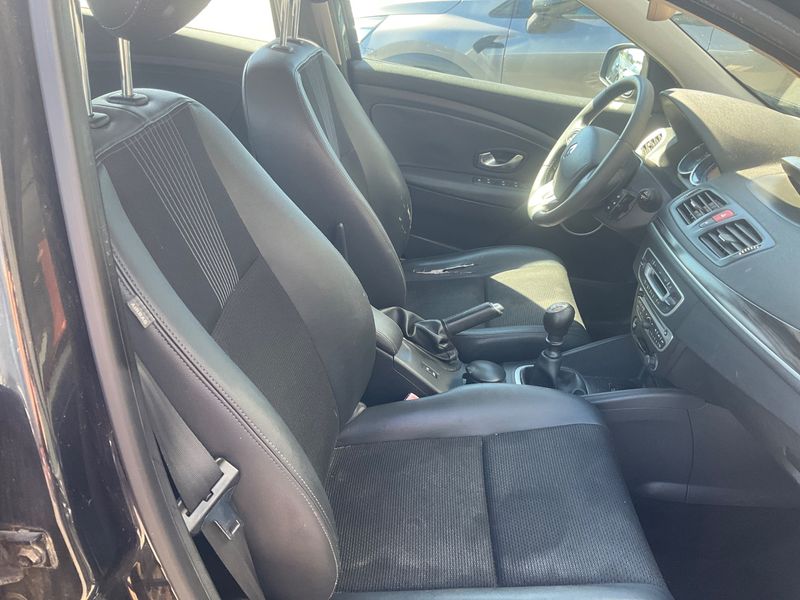 Renault Megane 1.5 dCi Privilege 2010 – снимка 3
