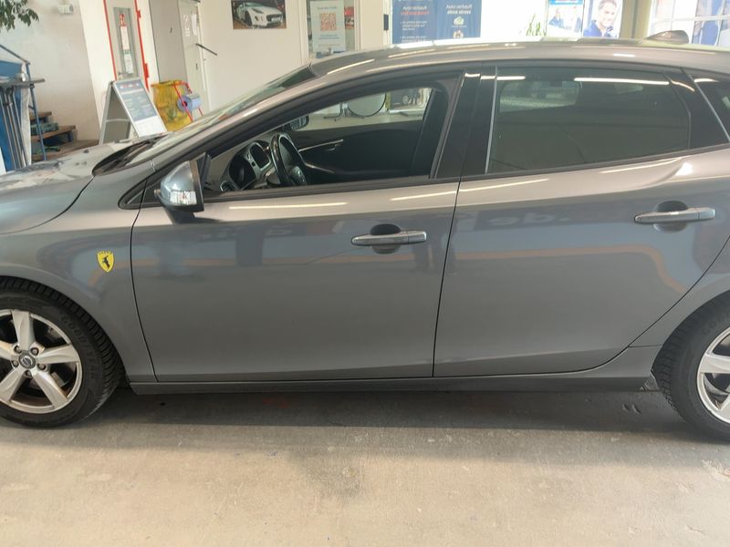 Volvo V40 2.0 D4 You! 2014 – снимка 4