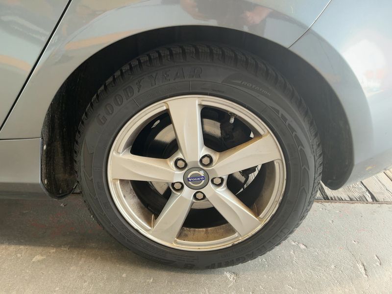 Volvo V40 2.0 D4 You! 2014 – снимка 5