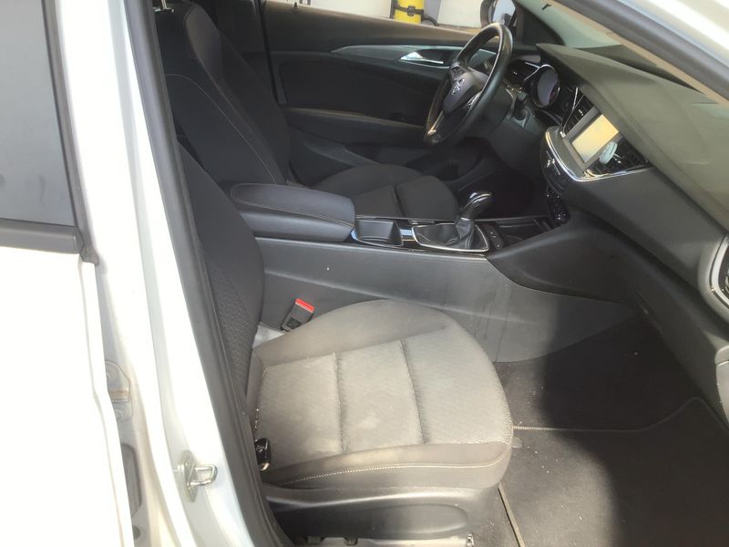 Opel Insignia Sports Tourer 1.6 CDTI DPF Edition 2019 – снимка 17