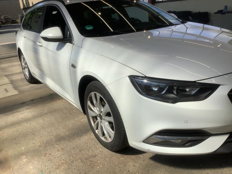 Opel Insignia Sports Tourer 1.6 CDTI DPF Edition 2019 – снимка 12