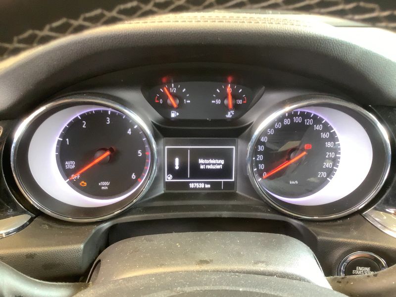 Opel Insignia Sports Tourer 1.6 CDTI DPF Edition 2019 – снимка 19