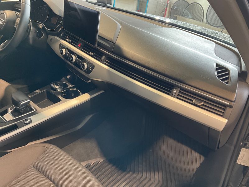 Audi A4 35 TFSI Mild-Hybrid S line 2023 – снимка 26