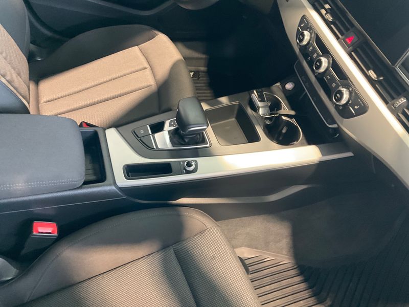 Audi A4 35 TFSI Mild-Hybrid S line 2023 – снимка 27