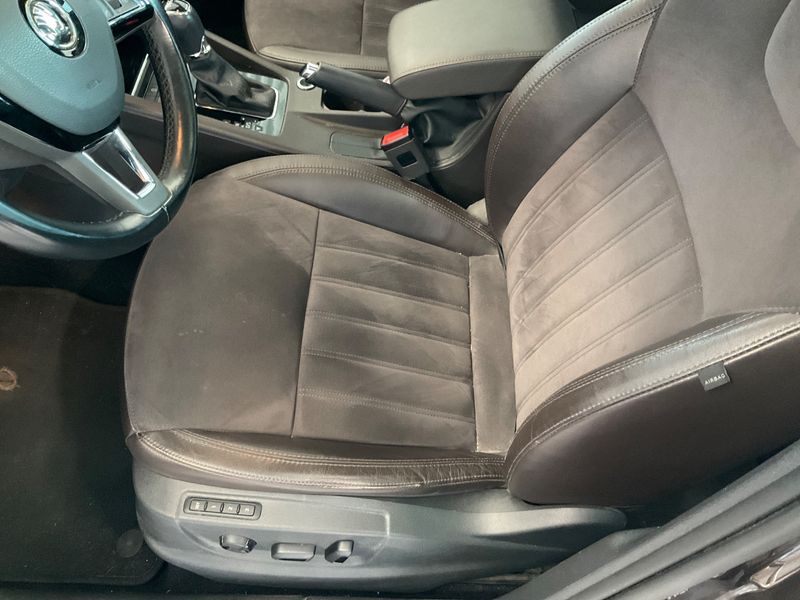 Skoda Octavia 2.0 TDI Laurin & Klement 2017 – снимка 27