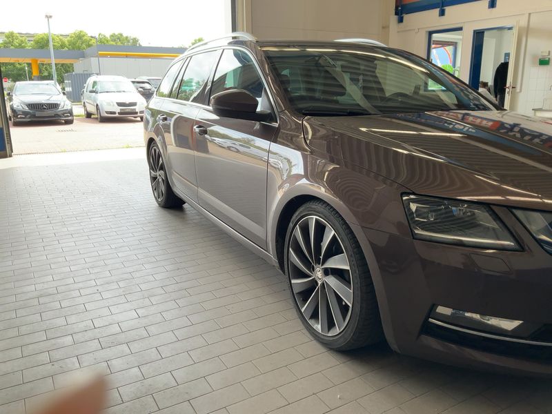 Skoda Octavia 2.0 TDI Laurin & Klement 2017 – снимка 12