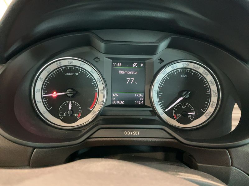Skoda Octavia 2.0 TDI Laurin & Klement 2017 – снимка 18
