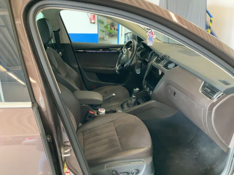 Skoda Octavia 2.0 TDI Laurin & Klement 2017 – снимка 16