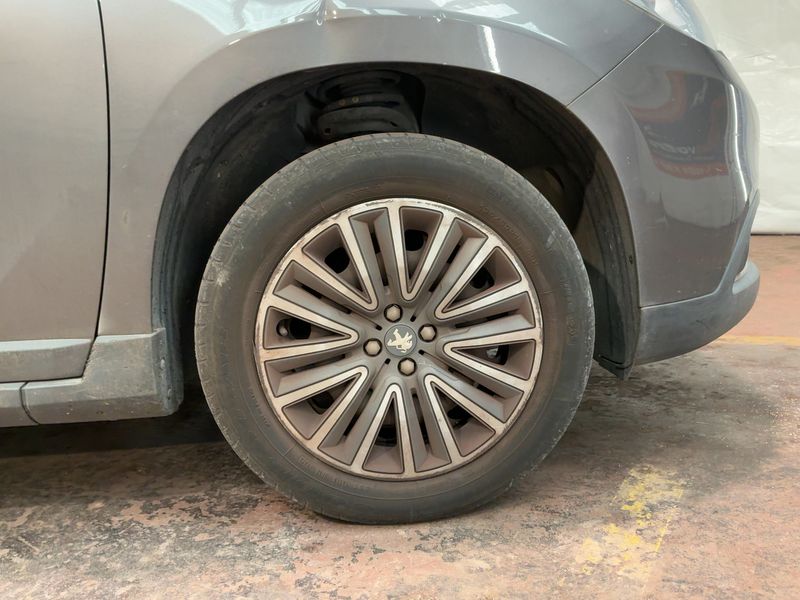 Peugeot 2008 1.6 e-HDi Active 2015 – снимка 11