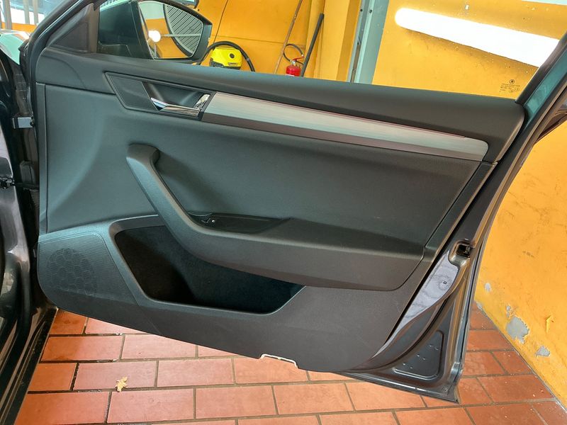 Skoda Superb 2.0 TDI Style 2016 – снимка 45