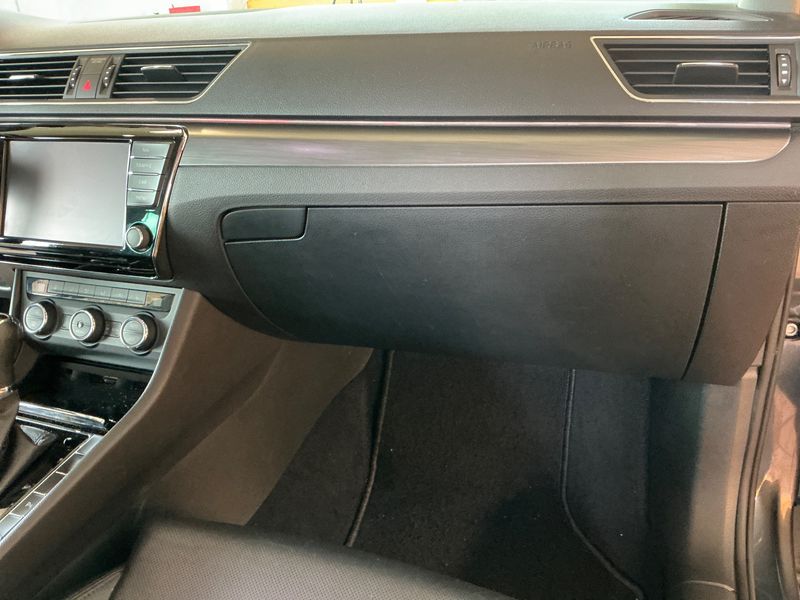 Skoda Superb 2.0 TDI Style 2016 – снимка 43