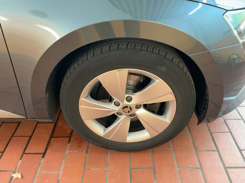 Skoda Superb 2.0 TDI Style 2016 – снимка 11