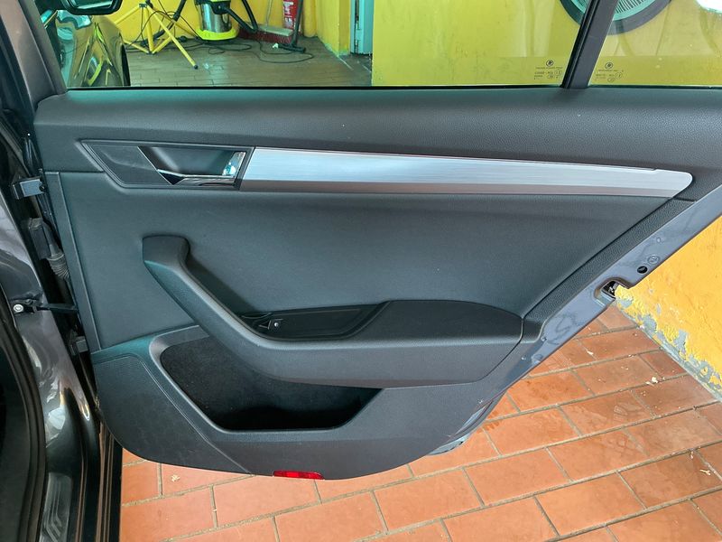 Skoda Superb 2.0 TDI Style 2016 – снимка 47