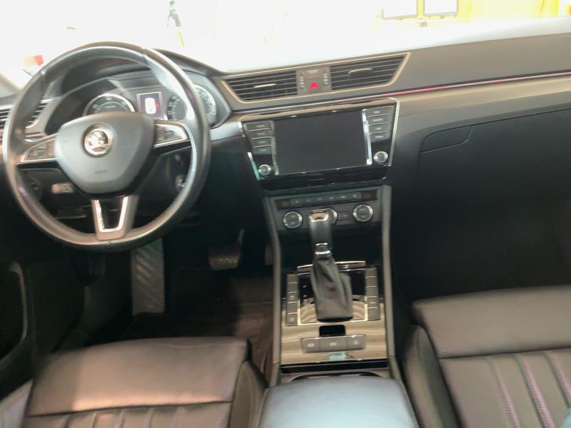 Skoda Superb 2.0 TDI Style 2016 – снимка 18