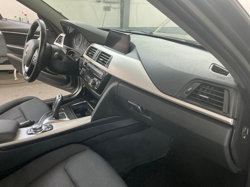 BMW 3er 318d Advantage 2016 – снимка 31