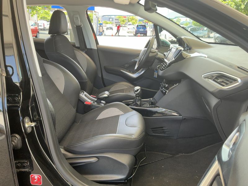 Peugeot 2008 1.6 e-HDi Allure 2014 – снимка 16