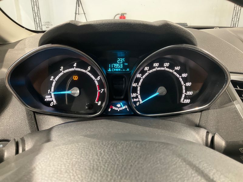 Ford Fiesta 1.0 Ambiente 2016 – снимка 4