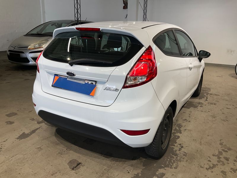Ford Fiesta 1.0 Ambiente 2016 – снимка 2