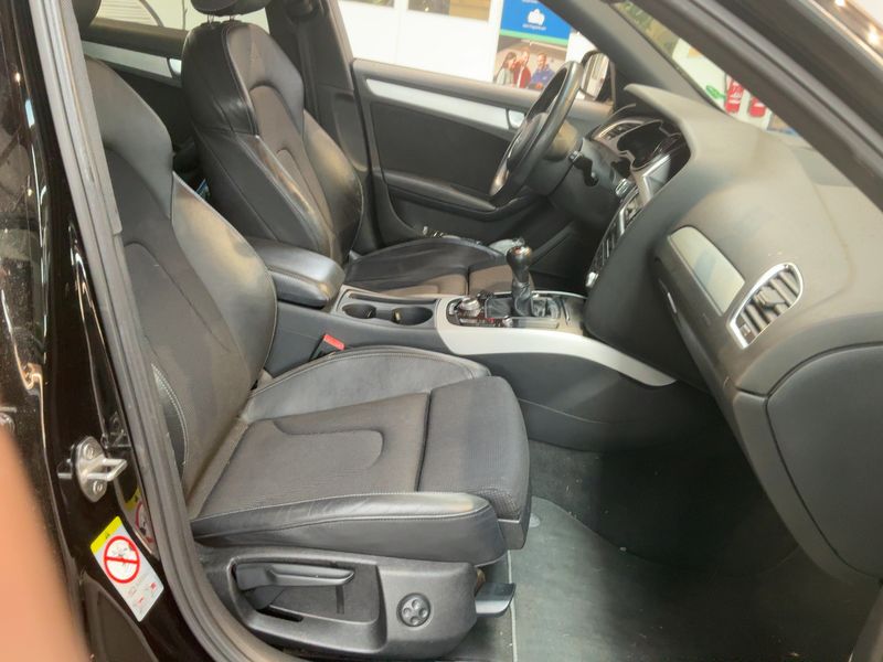 Audi A4 2.0 TDI S line Sportpaket plus 2012 – снимка 11