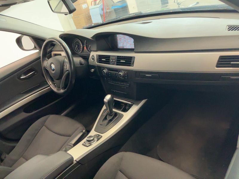 BMW 3er 320d 2011 – снимка 17