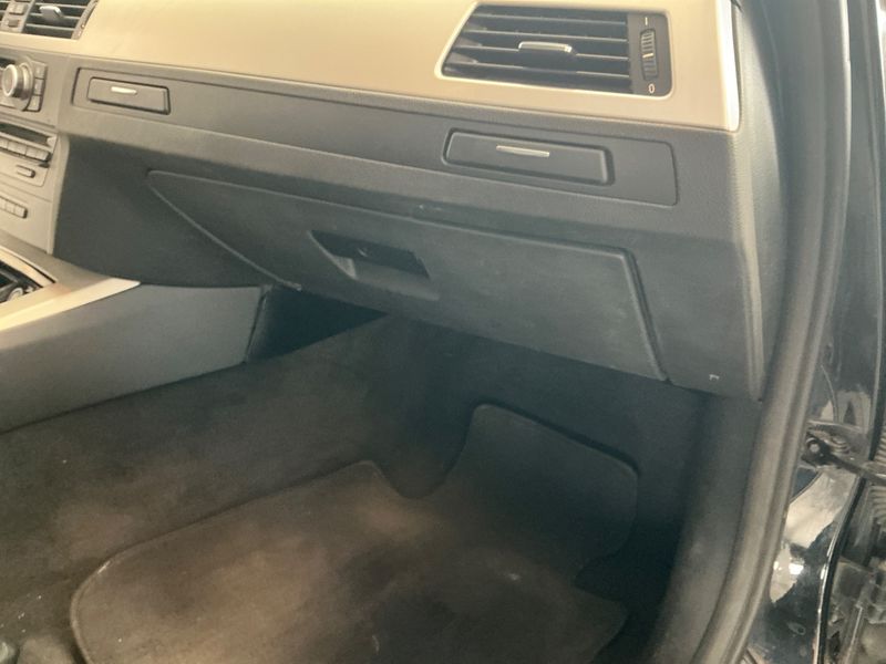 BMW 3er 320d 2011 – снимка 31