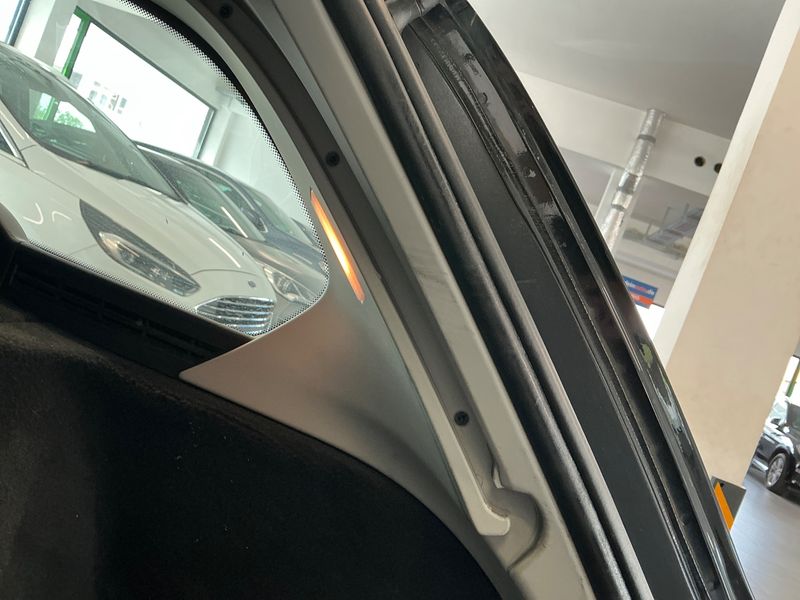 BMW 3er 320d 2011 – снимка 37