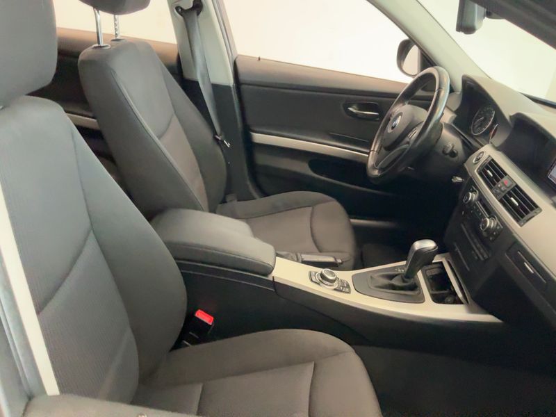 BMW 3er 320d 2011 – снимка 16