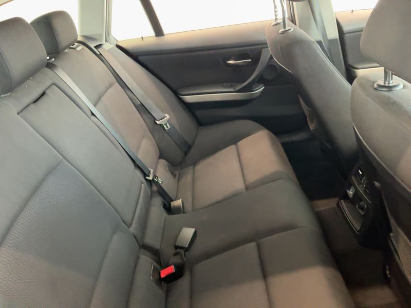 BMW 3er 320d 2011 – снимка 19
