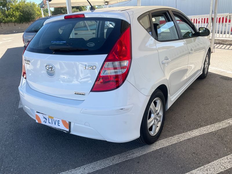 Hyundai i30 1.6 CRDi 2010 – снимка 2