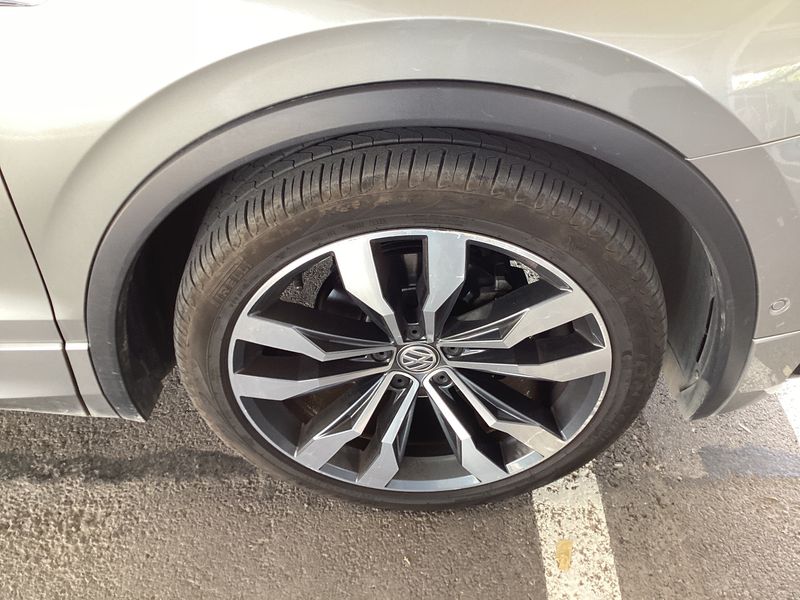 Volkswagen Tiguan 2.0 TDI Sport BlueMotion Tech 2018 – снимка 11